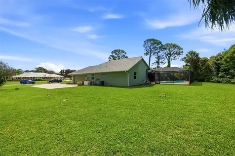 2472 SE Hillard Road Port St. Lucie FL 34952