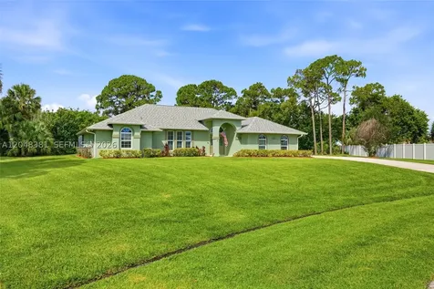 2472 SE Hillard Road Port St. Lucie FL 34952