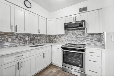 260 NW 19th Street Boca Raton FL 33432