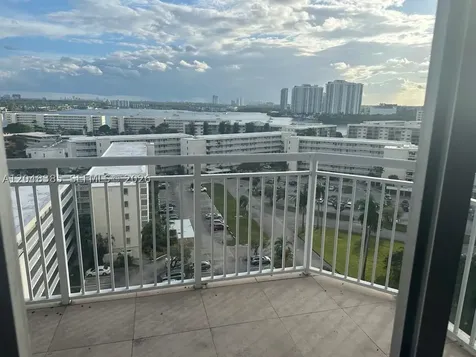 18041 Biscayne Boulevard Aventura FL 33160