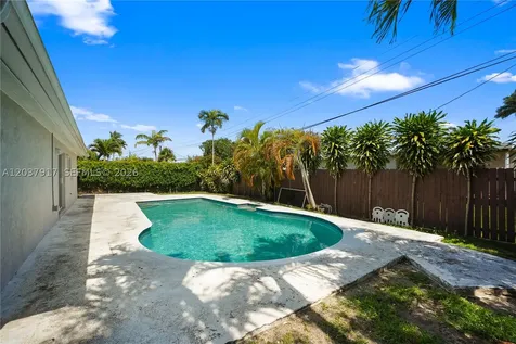 10501 SW 53rd Street Miami FL 33165