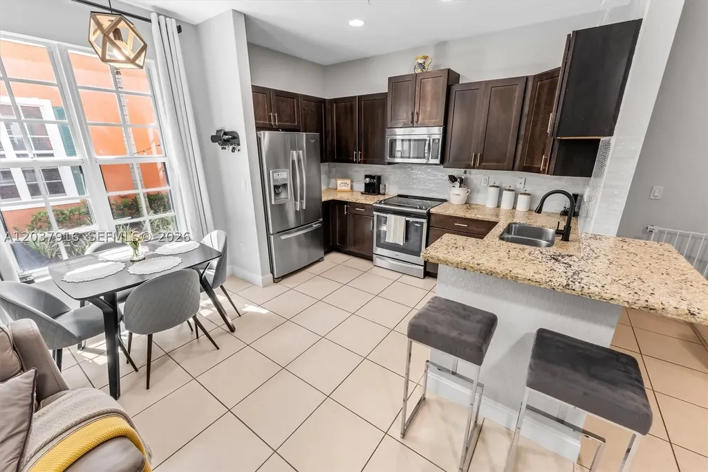 712 SW 2nd Way Pompano Beach FL 33060