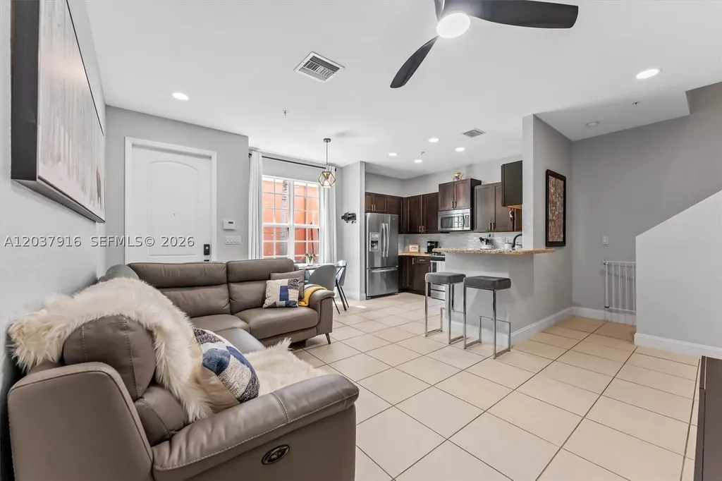 712 SW 2nd Way Pompano Beach FL 33060