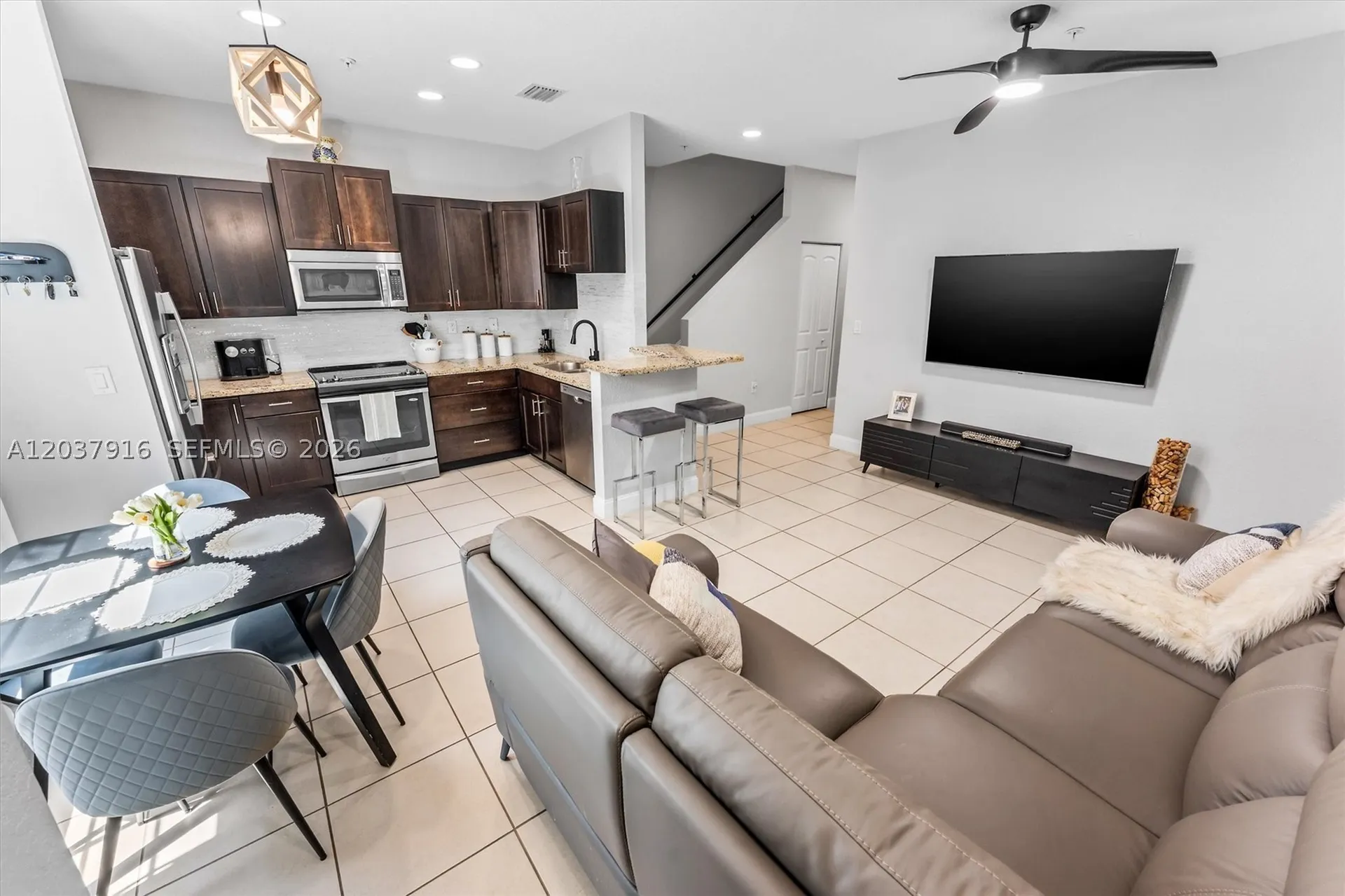 712 SW 2nd Way Pompano Beach FL 33060
