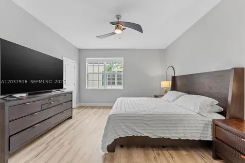 712 SW 2nd Way Pompano Beach FL 33060