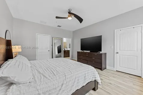 712 SW 2nd Way Pompano Beach FL 33060