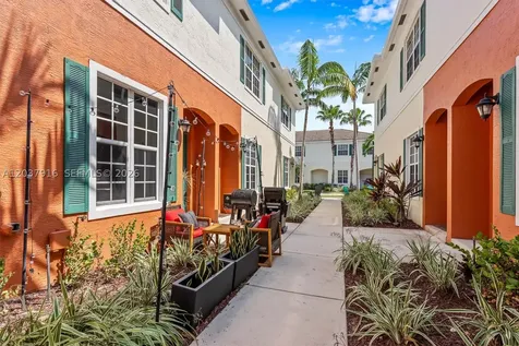 712 SW 2nd Way Pompano Beach FL 33060
