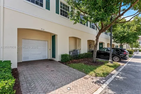 712 SW 2nd Way Pompano Beach FL 33060