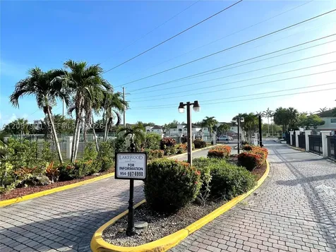 3690 N 56th Avenue Hollywood FL 33021