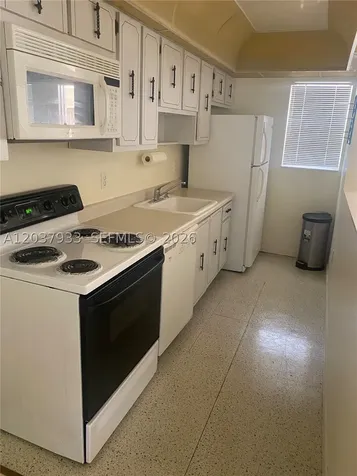 415 NE 2nd Street Hallandale Beach FL 33009