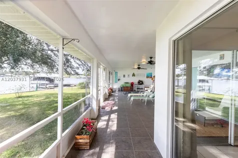 3118 Tanglewylde Avenue Lake Placid FL 33852