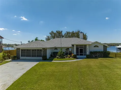 3118 Tanglewylde Avenue Lake Placid FL 33852
