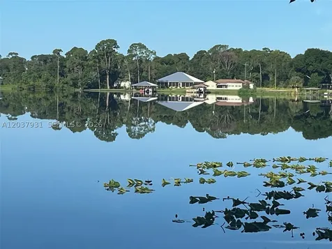 3118 Tanglewylde Avenue Lake Placid FL 33852