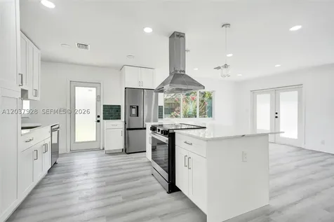 2343 NW 28th Street Oakland Park FL 33311