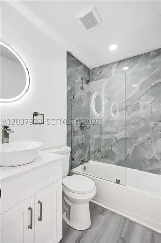 2343 NW 28th Street Oakland Park FL 33311
