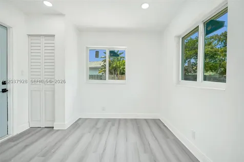 2343 NW 28th Street Oakland Park FL 33311