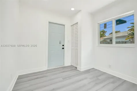 2343 NW 28th Street Oakland Park FL 33311