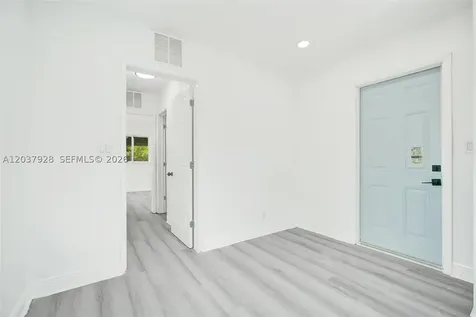 2343 NW 28th Street Oakland Park FL 33311