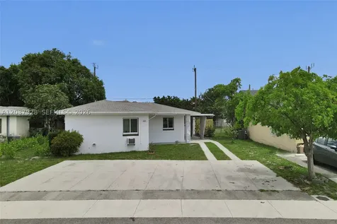 2343 NW 28th Street Oakland Park FL 33311