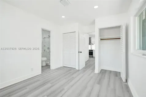 2343 NW 28th Street Oakland Park FL 33311