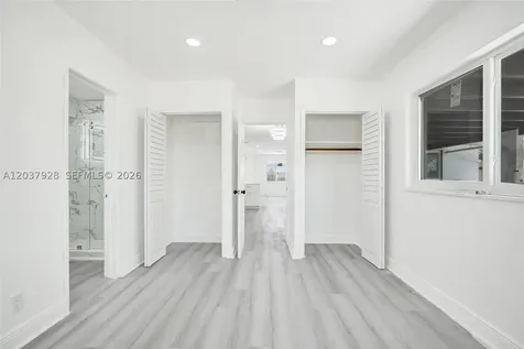 2343 NW 28th Street Oakland Park FL 33311