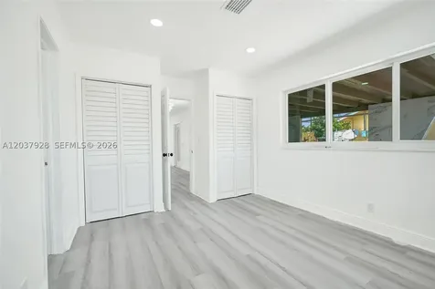 2343 NW 28th Street Oakland Park FL 33311