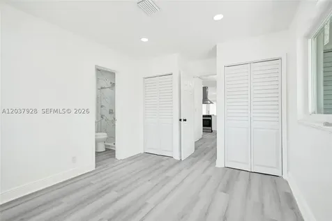 2343 NW 28th Street Oakland Park FL 33311