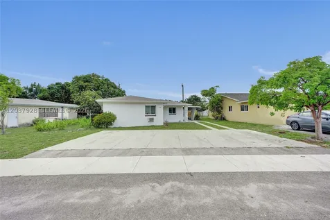 2343 NW 28th Street Oakland Park FL 33311