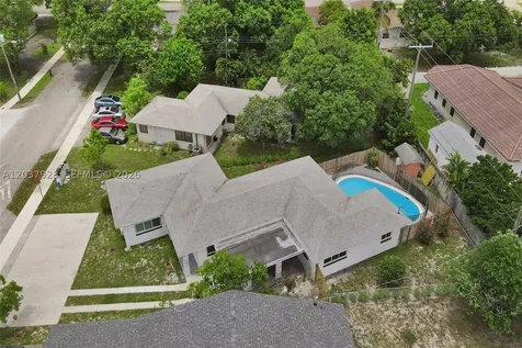 2343 NW 28th Street Oakland Park FL 33311