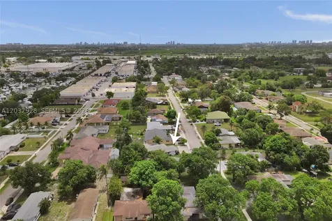 2343 NW 28th Street Oakland Park FL 33311