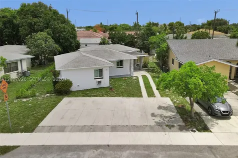 2343 NW 28th Street Oakland Park FL 33311