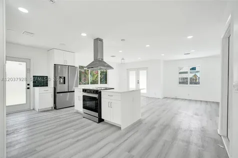 2343 NW 28th Street Oakland Park FL 33311