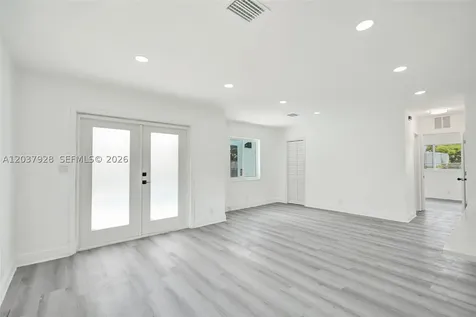 2343 NW 28th Street Oakland Park FL 33311