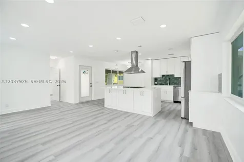 2343 NW 28th Street Oakland Park FL 33311