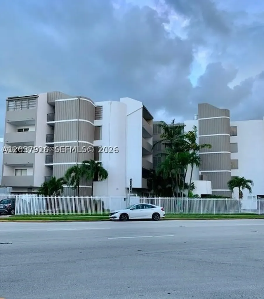 2000 Biarritz Drive Miami Beach FL 33141
