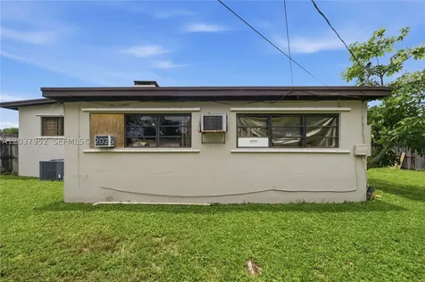 20525 Jacaranda Road Cutler Bay FL 33189