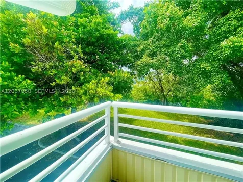3429 NW 44th Street Oakland Park FL 33309