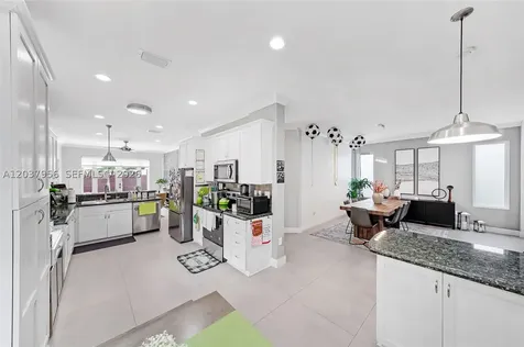 4152 Sapphire Terrace Weston FL 33331