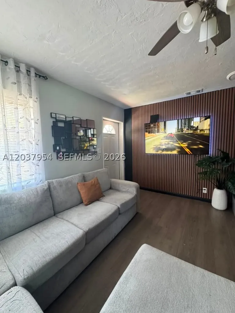 2434 Pierce Street Hollywood FL 33020