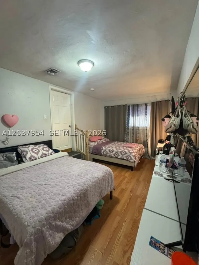 2434 Pierce Street Hollywood FL 33020