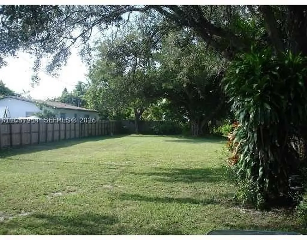 2434 Pierce Street Hollywood FL 33020