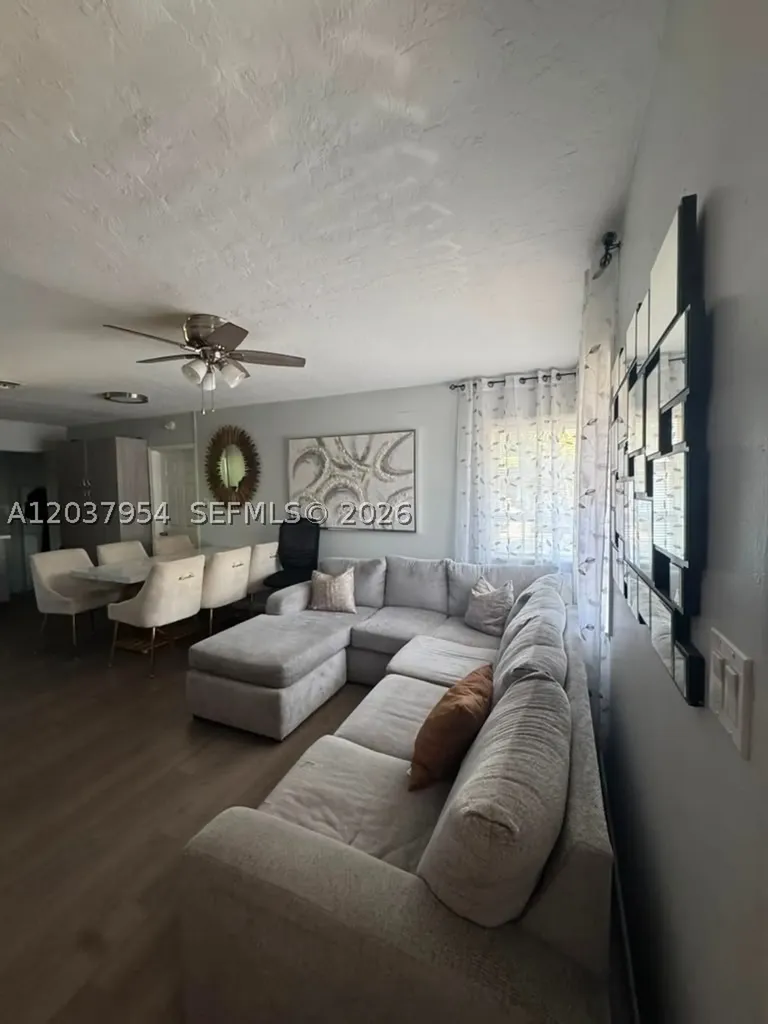 2434 Pierce Street Hollywood FL 33020