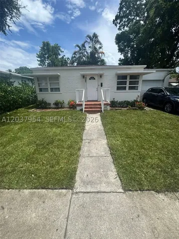 2434 Pierce Street Hollywood FL 33020