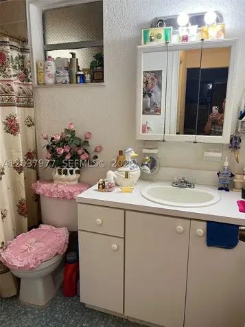 525 W 69th Street Hialeah FL 33014