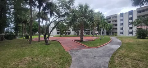 10000 NW 80th Court Hialeah Gardens FL 33016