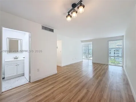 17560 Atlantic Boulevard Sunny Isles Beach FL 33160