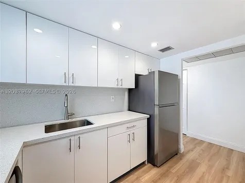 17560 Atlantic Boulevard Sunny Isles Beach FL 33160