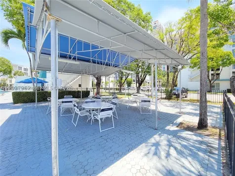 17560 Atlantic Boulevard Sunny Isles Beach FL 33160