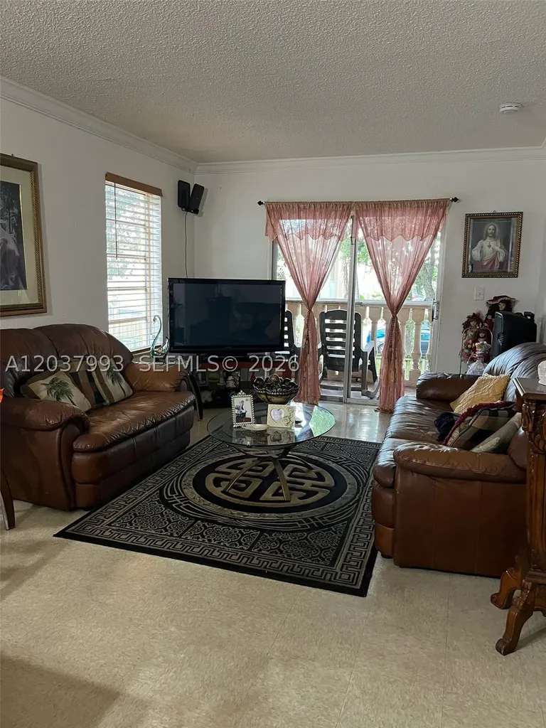 Pembroke Pines FL 33025