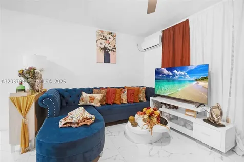 1131 SW 7th Street Miami FL 33130